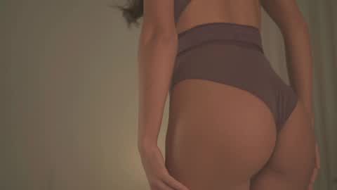 Olivia dark hair  Zoe light hair online show from 14, 10, 2025