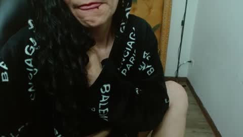 Snapshot of _alexandrajones chatting on 4, 3, 2025 Alexandra online show from 4, 3, 2025