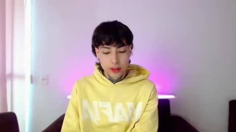 Snapshot of _alexblunt_ chatting on 23, 12, 2024 _alexblunt_ online show from 23, 12, 2024