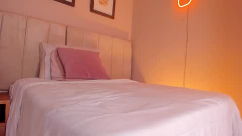 Hii I m Alison   online show from 15, 10, 2025