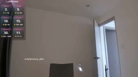 Snapshot of _alliex_ chatting on 11, 11, 2025 you can call me pretty online show from 11, 11, 2025