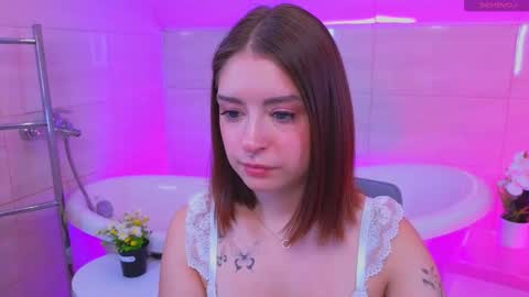 Snapshot of _amelia_shine_ chatting on 4, 10, 2025 _amelia_shine_ online show from 4, 10, 2025