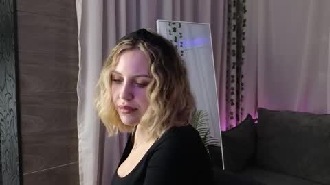 Snapshot of _amymoore_ chatting on 13, 2, 2026 _amymoore_ online show from 13, 2, 2026