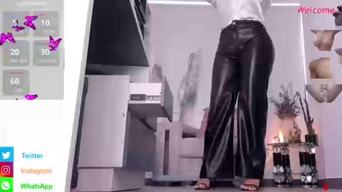 Snapshot of _ana_bolena__ chatting on 8, 9, 2025 Ana Bolena online show from 8, 9, 2025