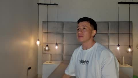 Snapshot of _andrewfalcon1 chatting on 25, 12, 2024 Andrew online show from 25, 12, 2024