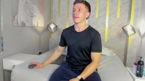 Snapshot of _andrewfalcon1 chatting on 26, 12, 2024 Andrew online show from 26, 12, 2024