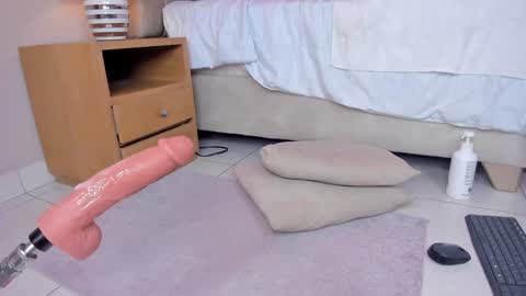 ngela  online show from 30, 1, 2025