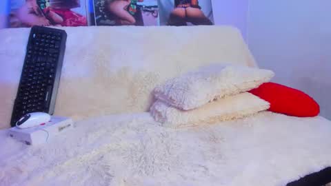 Snapshot of _angelnaugthy_ chatting on 20, 9, 2025 ANGEL online show from 20, 9, 2025