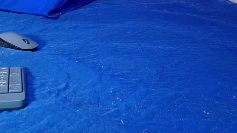 Any online show from 25, 10, 2025