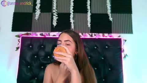 Annie Andrick online show from 28, 2, 2026