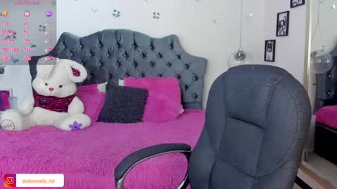 antonnela online show from 4, 3, 2025