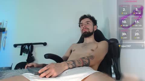 Snapshot of _aronm chatting on 12, 5, 2026 AronM online show from 12, 5, 2026