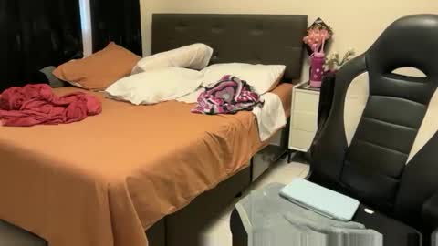 Angie online show from 14, 10, 2025