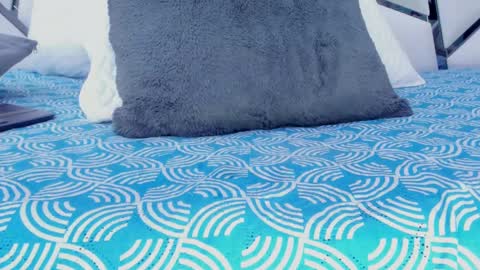 Aura online show from 14, 2, 2025