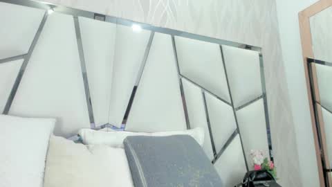 Aura online show from 10, 3, 2025