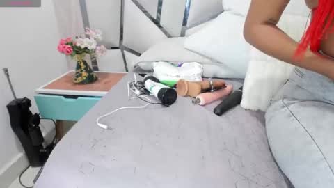 Aura online show from 27, 9, 2025