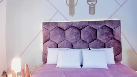 _aurora_collins_ online show from 1, 11, 2025