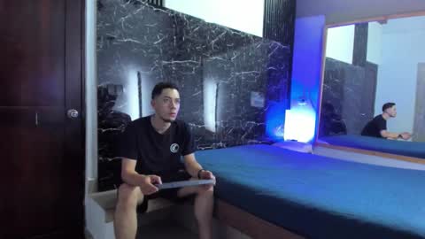 Snapshot of _axel_09 chatting on 12, 9, 2025 _axel_09 online show from 12, 9, 2025