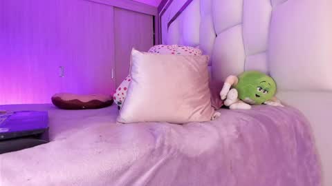 _bellaswwet_ online show from 17, 12, 2024