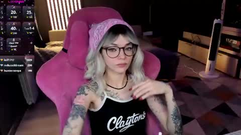 Snapshot of _black_fox__ chatting on 15, 6, 2026 Olivia Subscribe to my Fansly - online show from 15, 6, 2026