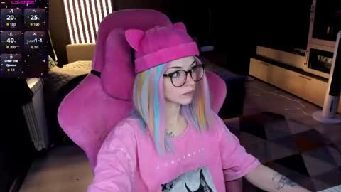 Snapshot of _black_fox__ chatting on 22, 6, 2026 Olivia Subscribe to my Fansly - online show from 22, 6, 2026