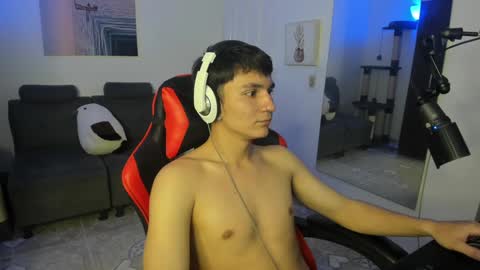 Snapshot of _blakee chatting on 8, 1, 2025 B L A K E online show from 8, 1, 2025