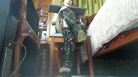 Snapshot of _brendamichel_ chatting on 10, 4, 2026 Brenda online show from 10, 4, 2026