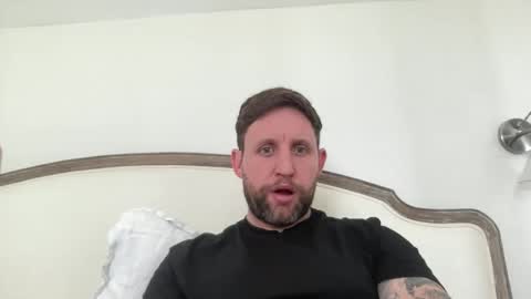 Snapshot of _british_hung_ chatting on 14, 5, 2026 UK BigThick Cock online show from 14, 5, 2026