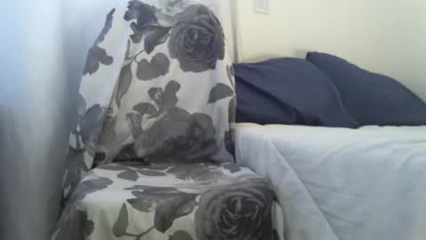 Snapshot of _bunny_b chatting on 4, 10, 2025 I will be back soon online show from 4, 10, 2025