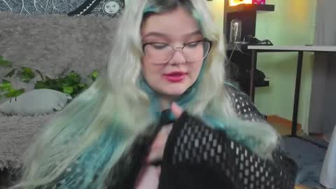 _candym1lky_ online show from 9, 11, 2025