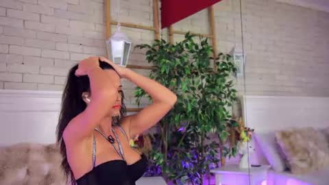 Snapshot of _carlawhite_ chatting on 7, 7, 2026 _carlawhite_ online show from 7, 7, 2026