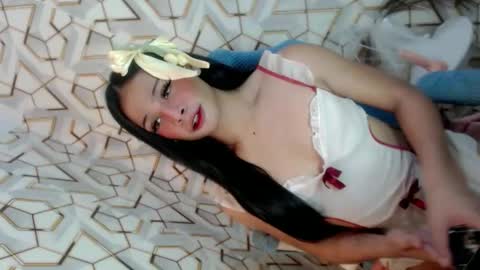 Snapshot of _caroline18_ chatting on 5, 5, 2026 Kate flores online show from 5, 5, 2026