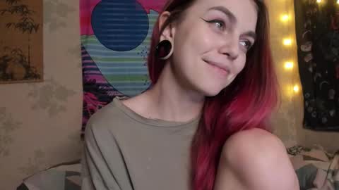 Snapshot of _caroline_coy chatting on 4, 3, 2025 Caroline online show from 4, 3, 2025