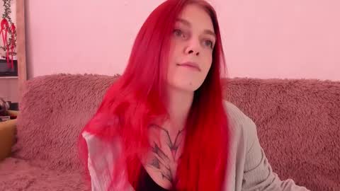 Snapshot of _caroline_coy chatting on 23, 9, 2025 Caroline online show from 23, 9, 2025