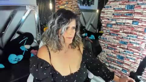 Snapshot of _casandra11 chatting on 4, 1, 2025 _casandra11 online show from 4, 1, 2025