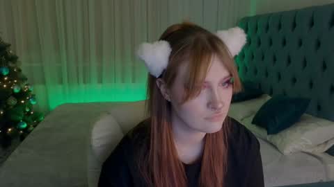 Alisa NO NUDE online show from 22, 1, 2025