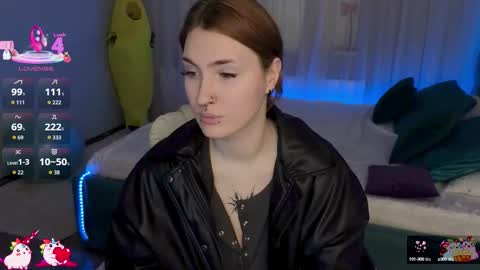 Alisa NO NUDE online show from 2, 10, 2025