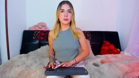 Snapshot of _cloe_1 chatting on 19, 2, 2025 Chloe online show from 19, 2, 2025