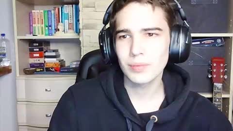 _crise_next_door_ online show from 1, 10, 2025