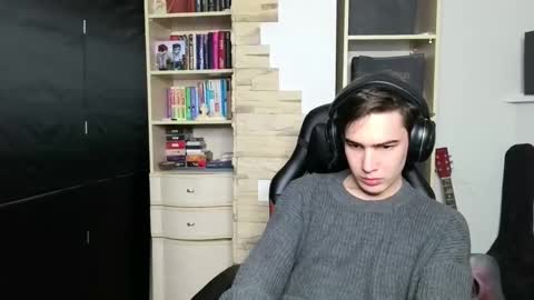 _crise_next_door_ online show from 30, 10, 2025