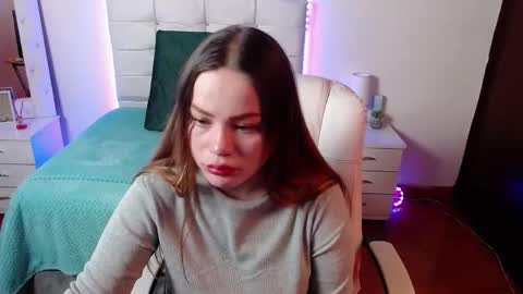 Snapshot of _crystal12 chatting on 18, 9, 2025 Cristal online show from 18, 9, 2025