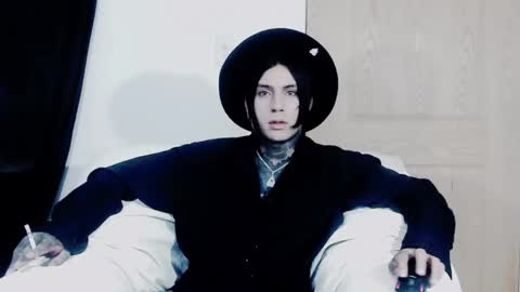 Snapshot of _cuervo_sk8 chatting on 14, 2, 2025 JC online show from 14, 2, 2025