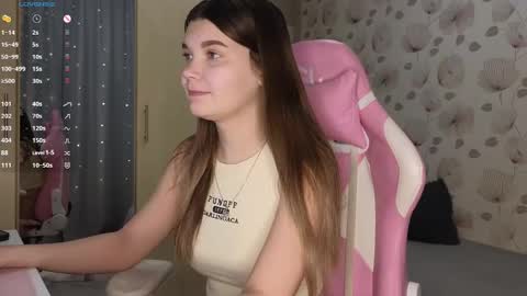 _cute_ice online show from 10, 3, 2025