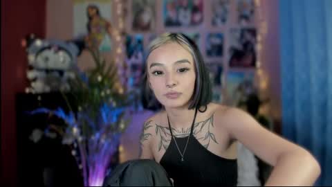 Snapshot of _darkkitty_ chatting on 12, 12, 2024 paula online show from 12, 12, 2024