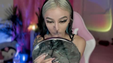 Snapshot of _darkkitty_ chatting on 28, 1, 2025 paula online show from 28, 1, 2025