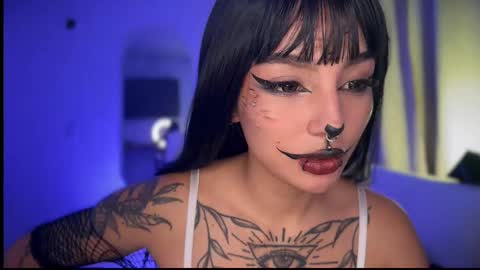 Snapshot of _darkkitty_ chatting on 1, 11, 2025 paula online show from 1, 11, 2025