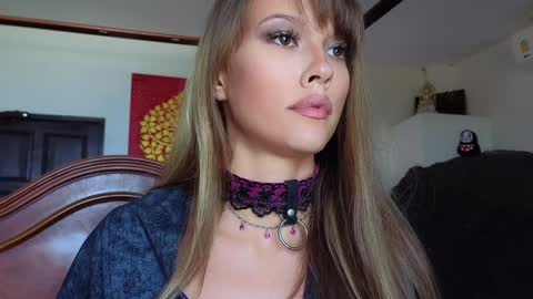 DemiDee online show from 4, 3, 2025