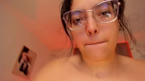 Abril online show from 5, 3, 2026