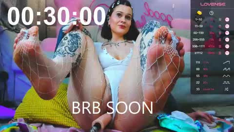Snapshot of _ellis_moon_ chatting on 21, 2, 2025 Lisa im in sick leave bcs of biopsy. hope i will back soon online show from 21, 2, 2025