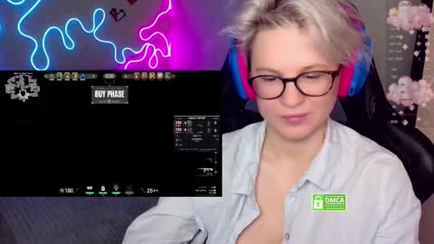 chloue and Gretta online show from 14, 11, 2025